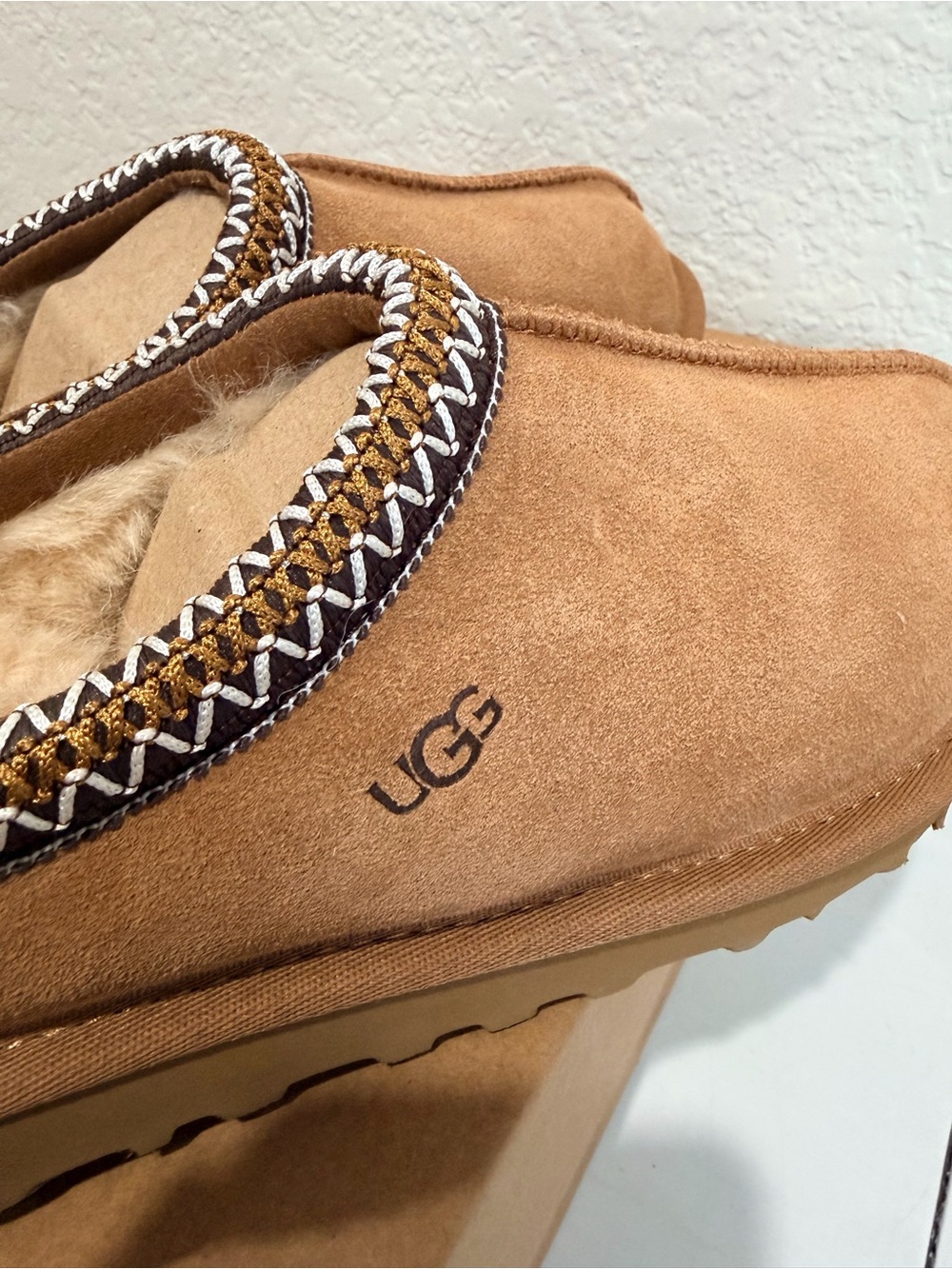 UGG Women's Size 6 Tasman II Chestnut Suede Shearling Clog